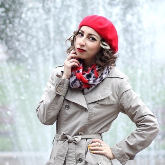 "My World, My Oyster" (CLOSING CLOSET SALE) - Picture 5 of 5